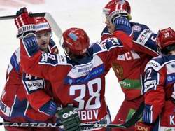 Сборная России продолжает побеждать на хоккейном 
