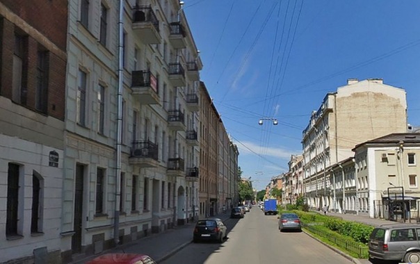Пятиэтажный "публичный дом" закрыли в центре Петербурга
