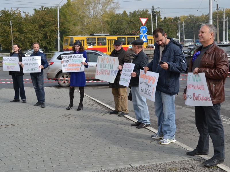 Пикет за возвращение выборов мэра прошел в Барнауле 20 сентября