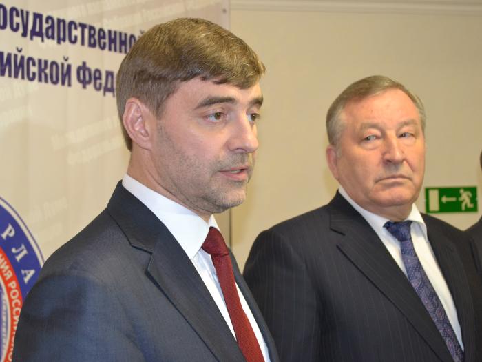 Госдумец Железняк, прибывший в Барнаул, рассказал о давлении на Россию 
