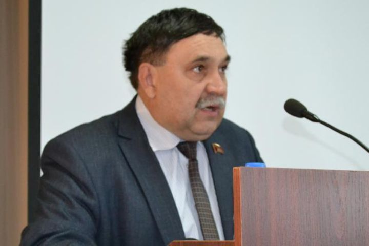 Барнаульский депутат-единоросс ответил оппозиции по декларациям