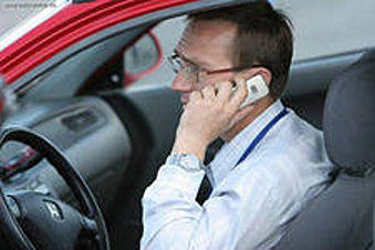 Барнаульская ГИБДД призывает водителей воздержаться от разговора по телефону во время управления автомобилем