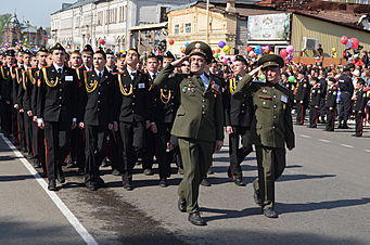 Бийск встретил 69-ю годовщину Великой Победы торжественным парадом