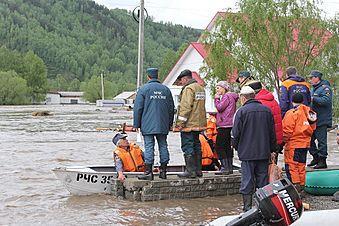 Наводнение в Горном Алтае: на участках трассы Р-256 происходит интенсивное разрушение