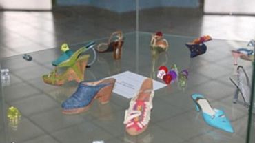 История Золушки: жительница Барнаула коллекционирует миниатюрную обувь