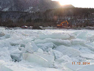 В Республике Алтай проходят работы по расчистке русла реки Чемал