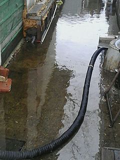 Талые воды в Барнауле затопили подполья домов
