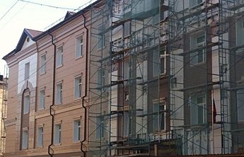 В Барнауле возобновили реконструкцию здания Арбитражного суда 