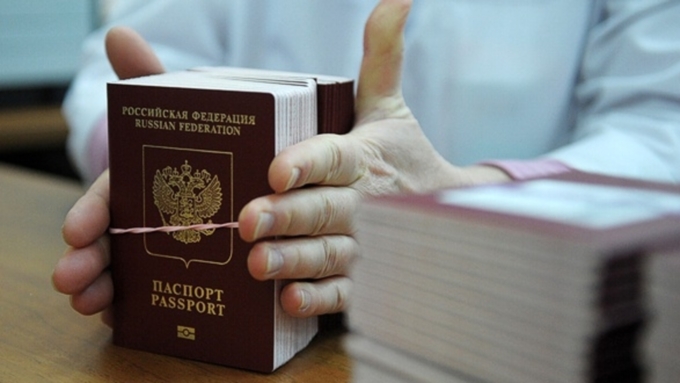 Двум миллионам россиян запретили выезд за границу из-за долгов