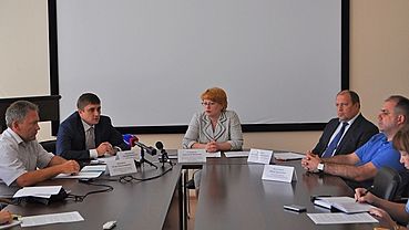 Проблему расчетов за услуги ЖКХ обсудили в Барнауле