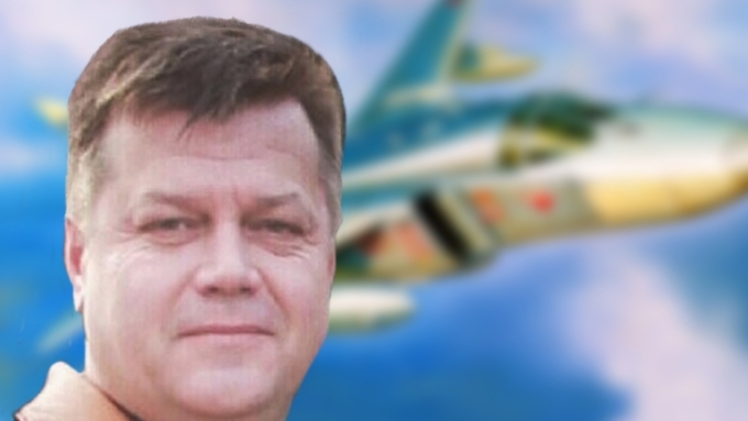 Барельеф погибшему в Сирии летчику Пешкову открыли в Екатеринбурге