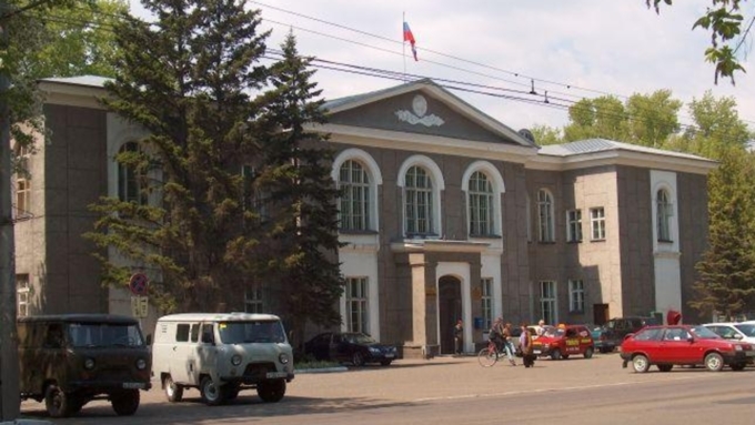 Администрацию Рубцовска эвакуировали из-за прохожего, сообщившего о бомбе