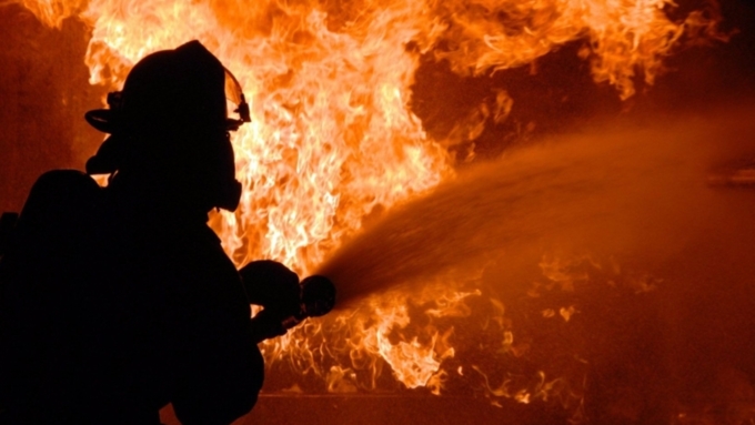 Двое мужчин погибли в Барнауле в пожаре в тепловом коллекторе