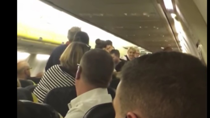 На борту самолёта Брюссель — Мальта произошла драка между пассажирами