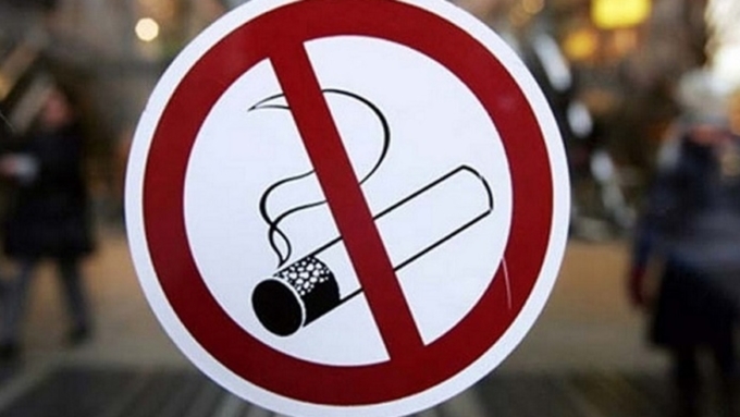 Курение около подъездов может быть запрещено