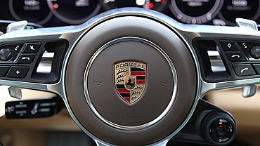   Porsche Cayene,     