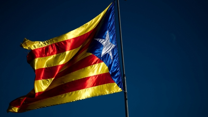 Руководитель Каталонии готовит ответ Мадриду на решение о роспуске руководства