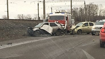 Очевидцы: авария парализовала движение по трассе в районе Новоалтайска