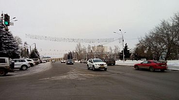 Площадь Сахарова в Барнауле до сих пор не перекрыли ради снежного городка