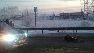 Очевидцы: рабочего сбили на улице Трактовой в Барнауле