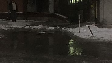 Две улицы в Барнауле залило водой из колодца