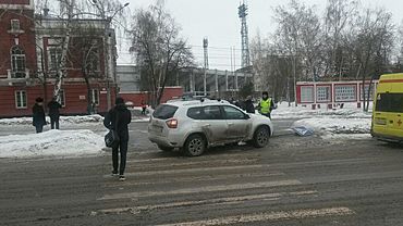 Женщина-пешеход попала под Nissan Terrano в центре Барнаула