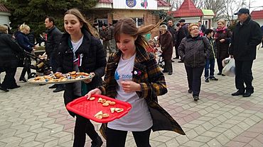 Тепло и празднично: барнаульцы рассказывают, как проходят выборы в Крыму