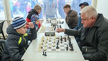 Блиц-турнир по шахматам в честь Дня Победы прошел в Барнауле 