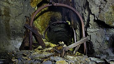 Один горняк погиб, один травмирован: подробности обрушения в шахте на Алтае