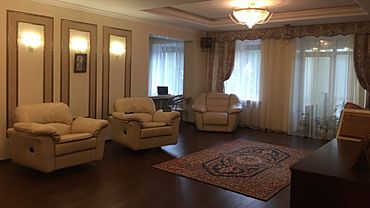 Квартиру в доме с охраняемым периметром продают в Барнауле за 16 млн рублей