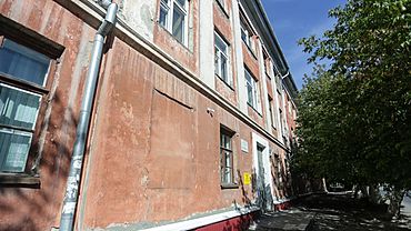 Кров студента: самое винтажное общежитие в Барнауле ждет ремонта уже 30 лет