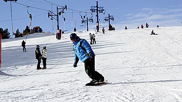 Белокуриха названа популярным горнолыжным курортом для новогоднего отдыха