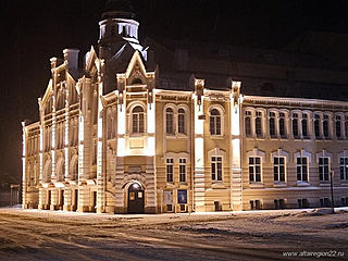 В Бийске исторические здания украсили архитектурной подсветкой