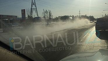 Коммунальную аварию на Змеиногорском тракте в Барнауле устранят за пару часов