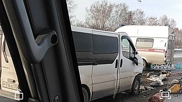 Водитель сбил троих дорожных рабочих под Барнаулом, один погиб