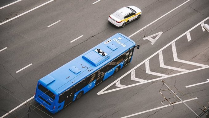 Власти Барнаула пообещали сделать первую "выделенку" для автобусов к осени 2022 года
