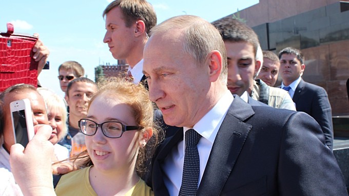 Владимир Путин поздравил россиян с Днем народного единства