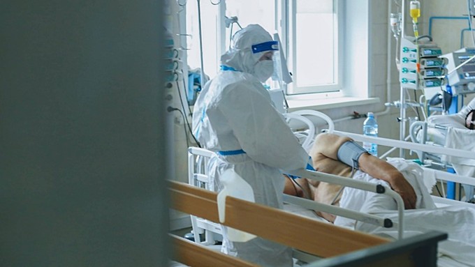 Более 250 пациентов с коронавирусом в Алтайском крае подключены к аппаратам ИВЛ