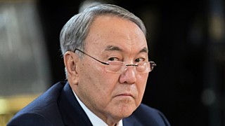 Экс-президент Казахстана Назарбаев мог покинуть страну с семьёй