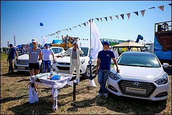16-17 июля 2015 г., Барнаул   Фотофакты. Автоцентр АНТ - официальный дилер Hyundai стал участником агрофорума "День сибирского поля-2015
