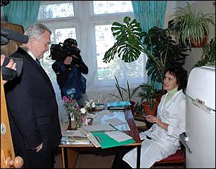 7 сентября 2006 г., Барнаул   Посещение детского отделения горбольцины №10 В.Колгановым