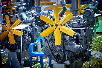 15 июль 2016 г., Барнаул Зажигательные танцы, красивые девушки, тракторы и посевы: как прошел "Всероссийский день поля" в Алтайском крае?