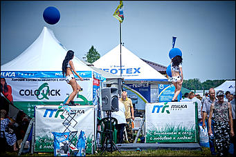 15 июль 2016 г., Барнаул Зажигательные танцы, красивые девушки, тракторы и посевы: как прошел "Всероссийский день поля" в Алтайском крае?