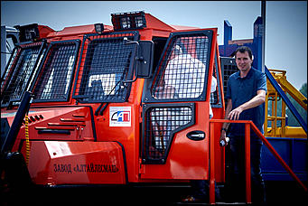 15 июль 2016 г., Барнаул Зажигательные танцы, красивые девушки, тракторы и посевы: как прошел "Всероссийский день поля" в Алтайском крае?