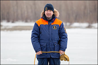 23 март 2016 г., Барнаул © Амител Вячеслав Мельников   Фоторепортаж на реке Обь. МЧС проверило толщину льда.   