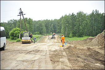 30 июня 2017   Новая подъездная дорога к племенному комплексу   ОАО "Промышленный"  в Бийском районе
