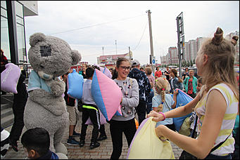 25 августа 2018 года   Барнаульцы радостно встретили новую "Зарю"