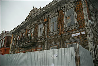 23 ноября 2017 г., Барнаул. Екатерина Смолихина   Медленно, но верно: реставрация "Аптеки Крюгеръ" в Барнауле продолжается