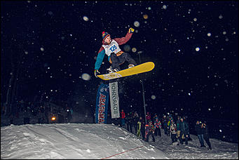 12 декабря 2015 г.   12 декабря 2015 года на склоне ГЛК "Авальман" с 17:00 прошел открытый чемпионат по сноуборду в дисциплине "Биг Эйр"