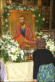 3 - 5 июля 2007 г., Барнаул   В Покровском соборе Барнаула открыт доступ к святым мощам Апостола Луки